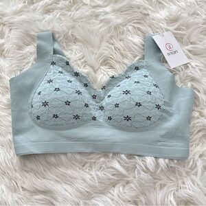NWT IvyLift Light Blue Lace Bra xl